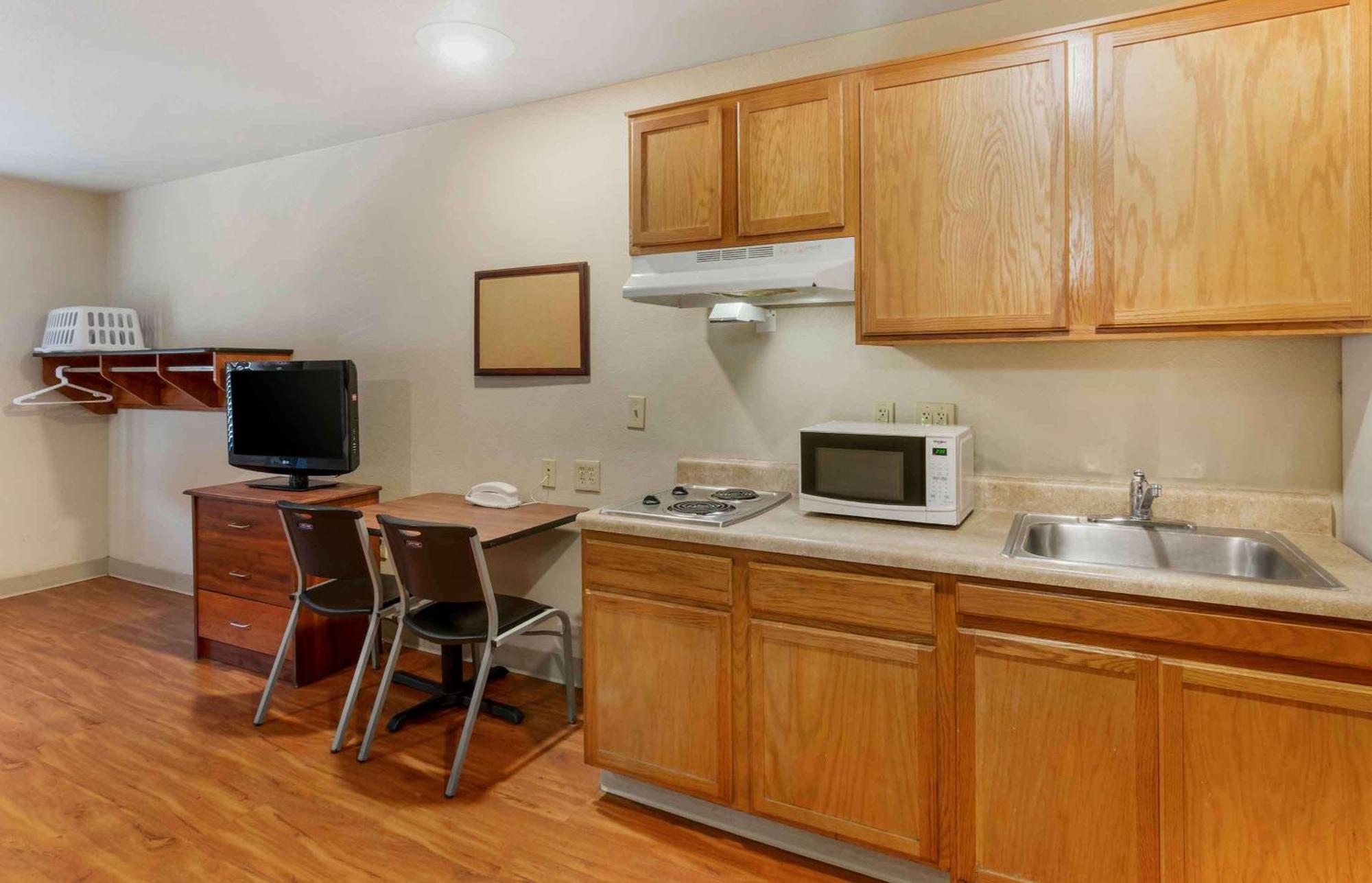 Extended Stay America Select Suites - Kansas City - South - I-49 Εξωτερικό φωτογραφία
